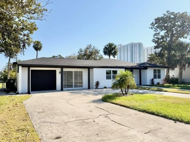 出租: $2,695 (4 贝兹, 3 浴室, 2200 平方英尺)