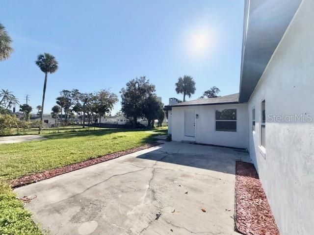 出租: $2,695 (4 贝兹, 3 浴室, 2200 平方英尺)