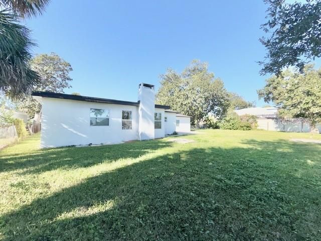 出租: $2,695 (4 贝兹, 3 浴室, 2200 平方英尺)