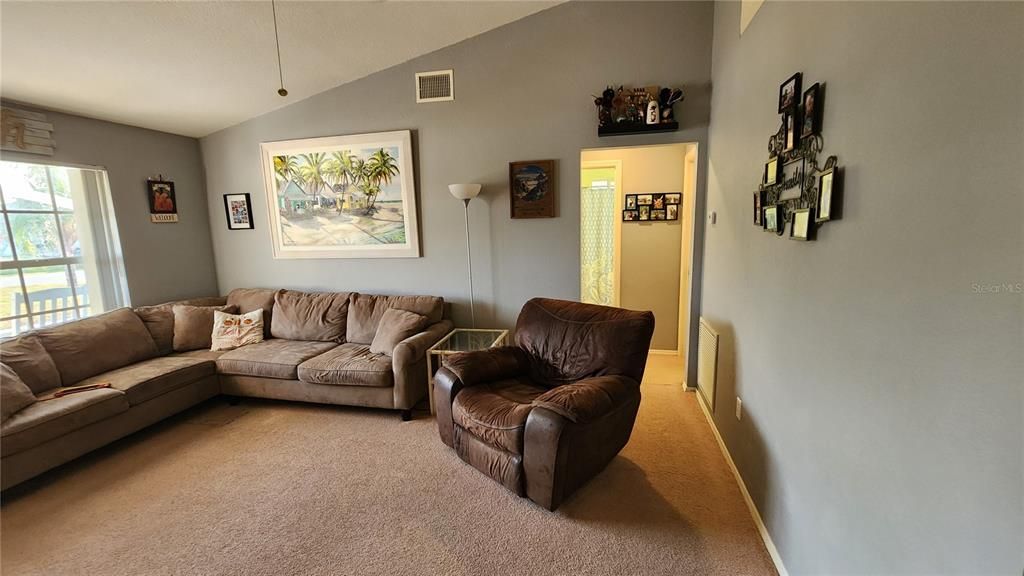 待售: $319,000 (3 贝兹, 2 浴室, 1220 平方英尺)