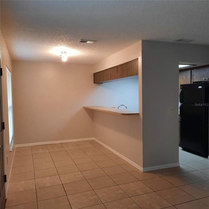 出租: $1,550 (2 贝兹, 1 浴室, 890 平方英尺)