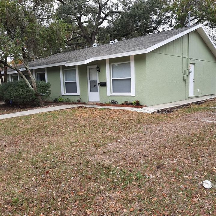 出租: $1,550 (2 贝兹, 1 浴室, 890 平方英尺)