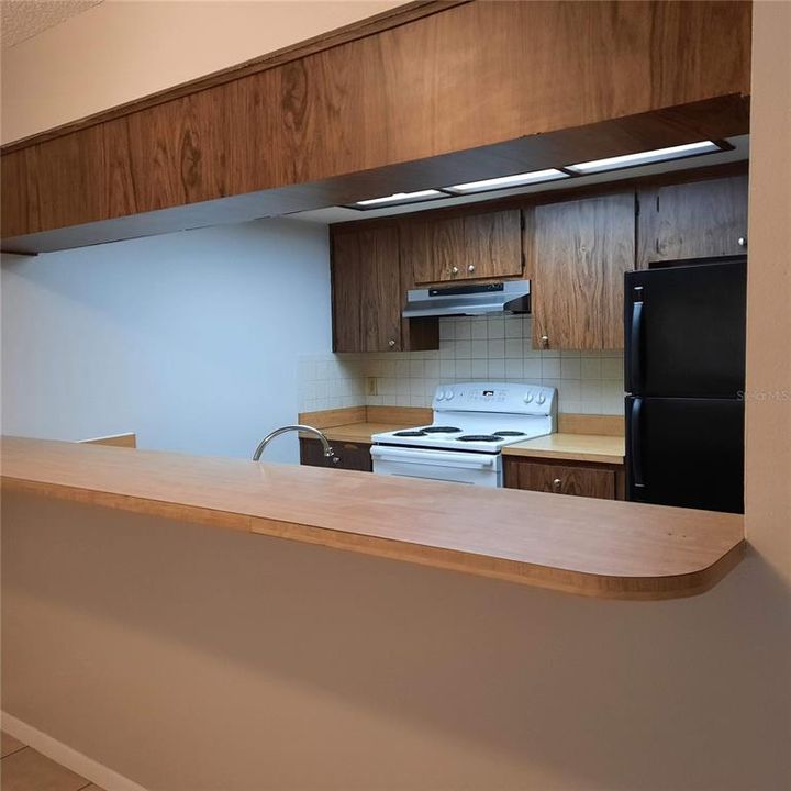 出租: $1,550 (2 贝兹, 1 浴室, 890 平方英尺)