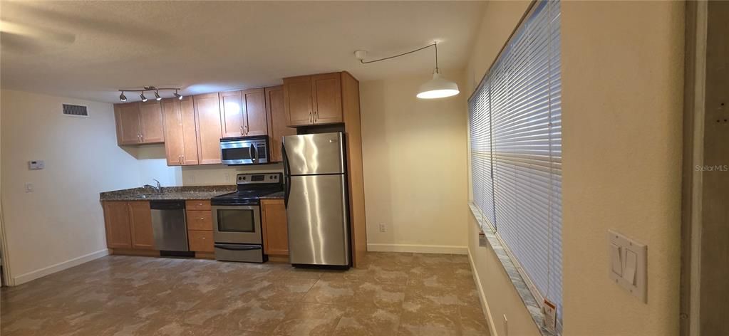 出租: $1,450 (1 贝兹, 1 浴室, 498 平方英尺)