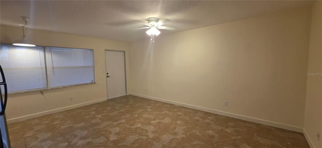 出租: $1,450 (1 贝兹, 1 浴室, 498 平方英尺)