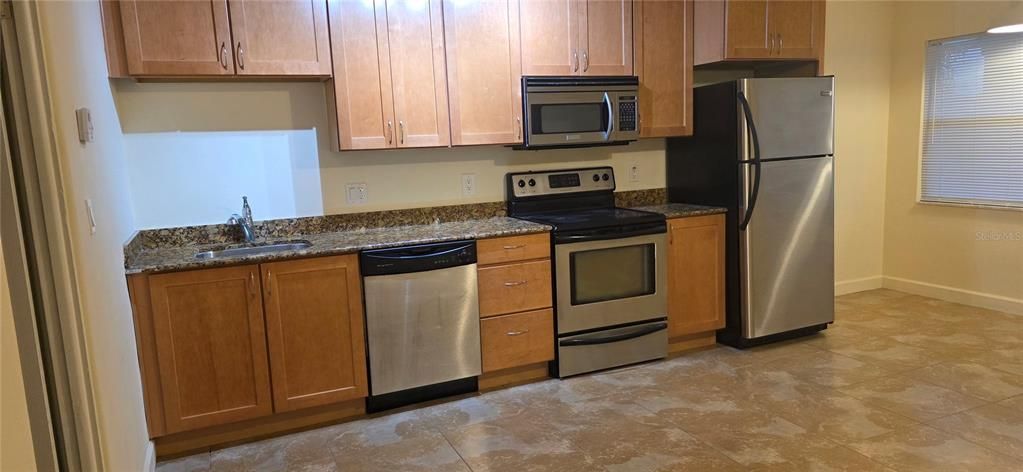 出租: $1,450 (1 贝兹, 1 浴室, 498 平方英尺)