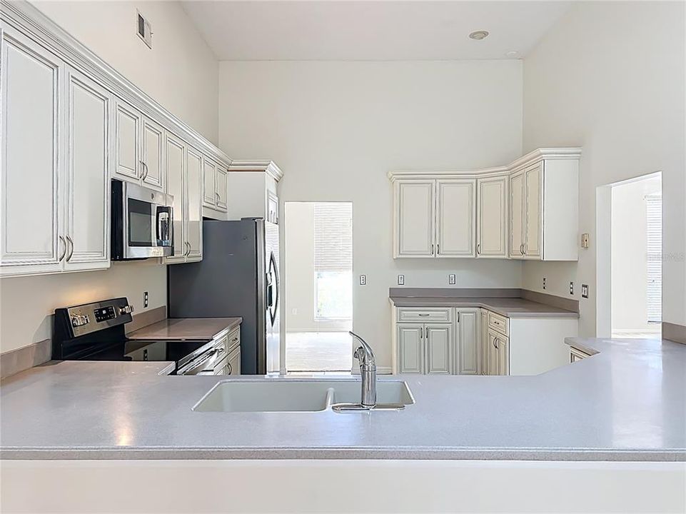 For Sale: $449,900 (3 beds, 2 baths, 1941 Square Feet)