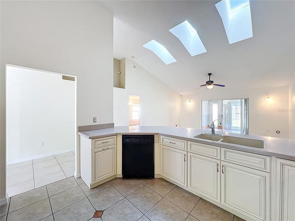 For Sale: $449,900 (3 beds, 2 baths, 1941 Square Feet)