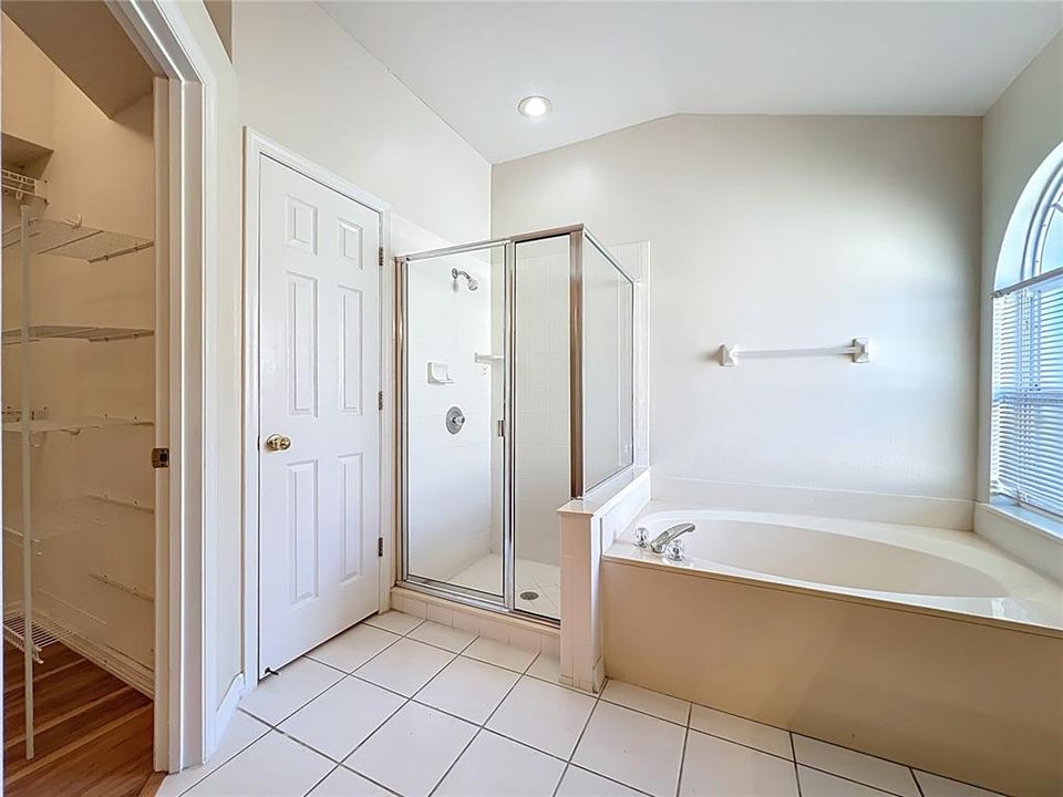 For Sale: $449,900 (3 beds, 2 baths, 1941 Square Feet)