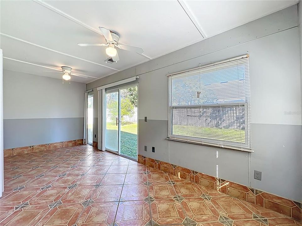 For Sale: $449,900 (3 beds, 2 baths, 1941 Square Feet)