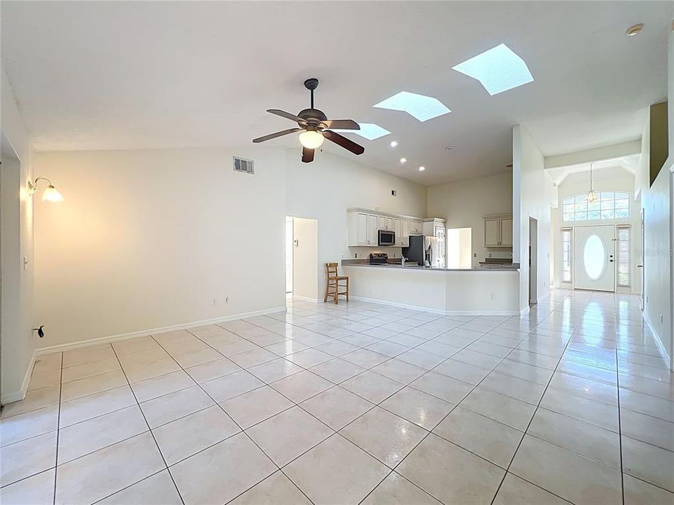 For Sale: $449,900 (3 beds, 2 baths, 1941 Square Feet)