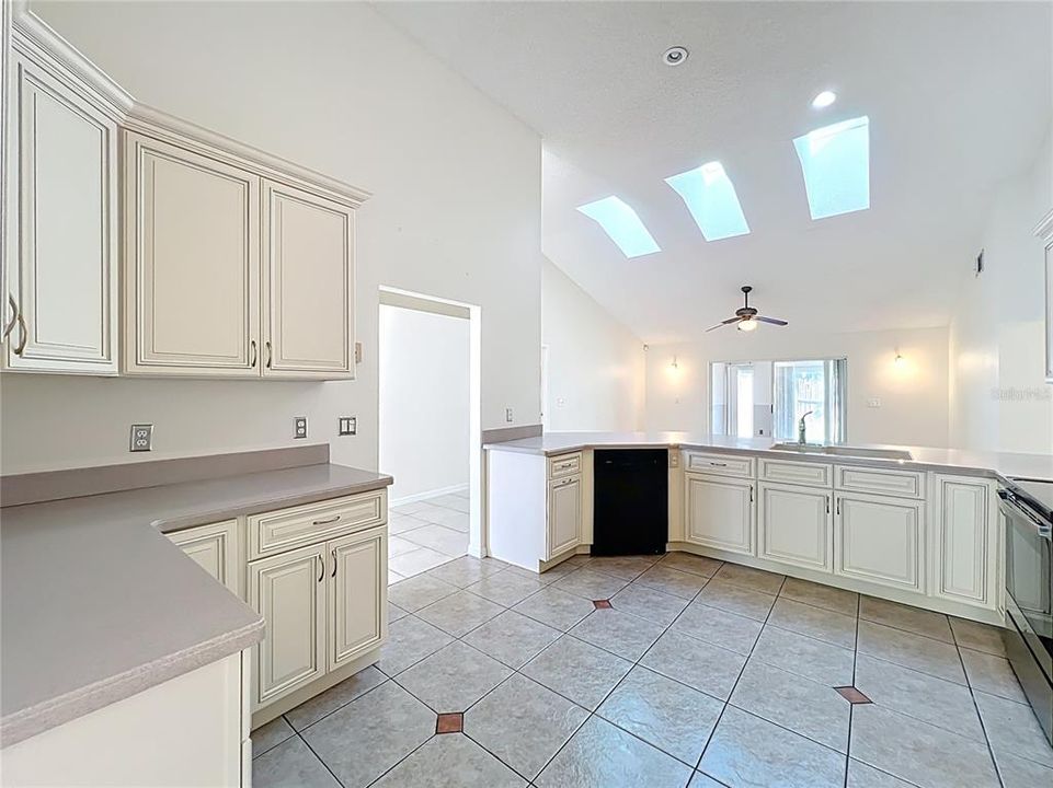 For Sale: $449,900 (3 beds, 2 baths, 1941 Square Feet)