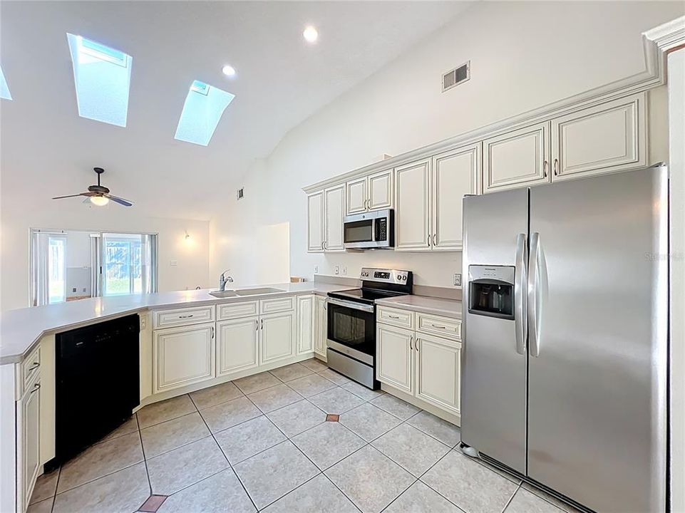 For Sale: $449,900 (3 beds, 2 baths, 1941 Square Feet)