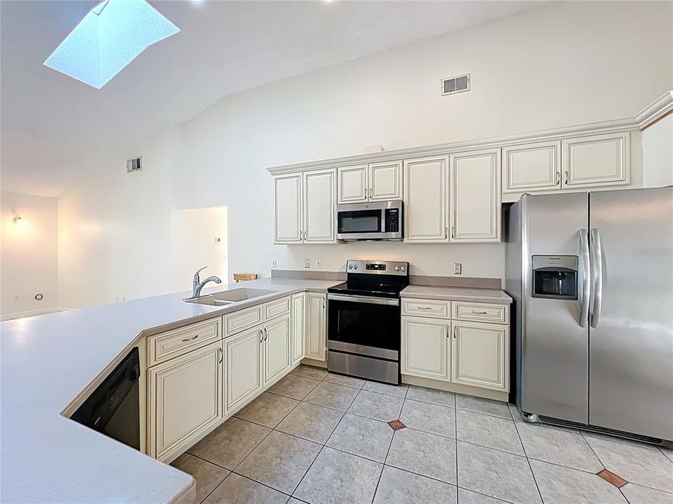 For Sale: $449,900 (3 beds, 2 baths, 1941 Square Feet)