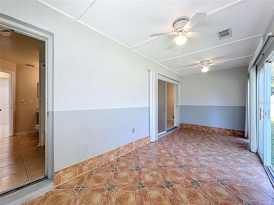 For Sale: $449,900 (3 beds, 2 baths, 1941 Square Feet)