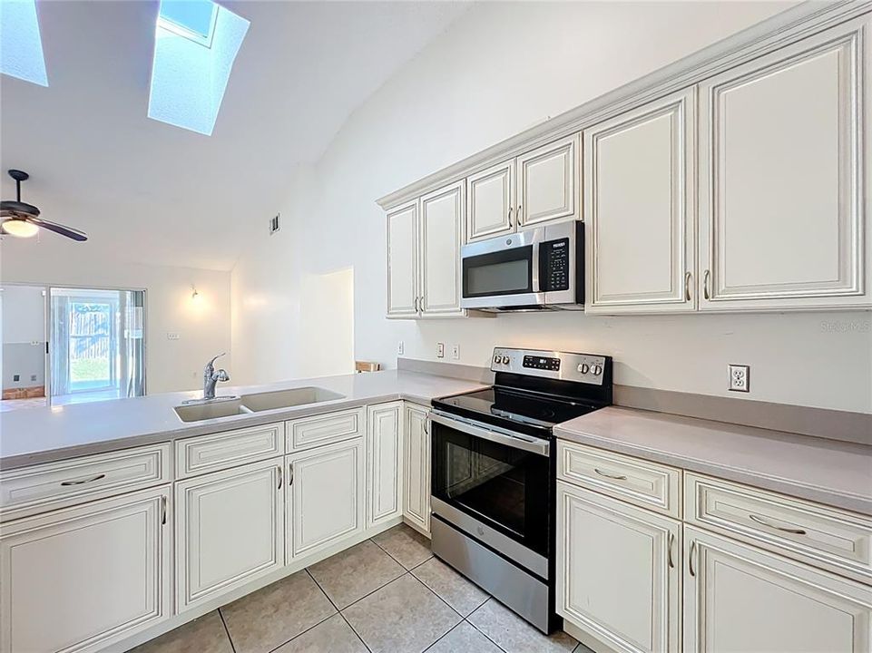 For Sale: $449,900 (3 beds, 2 baths, 1941 Square Feet)