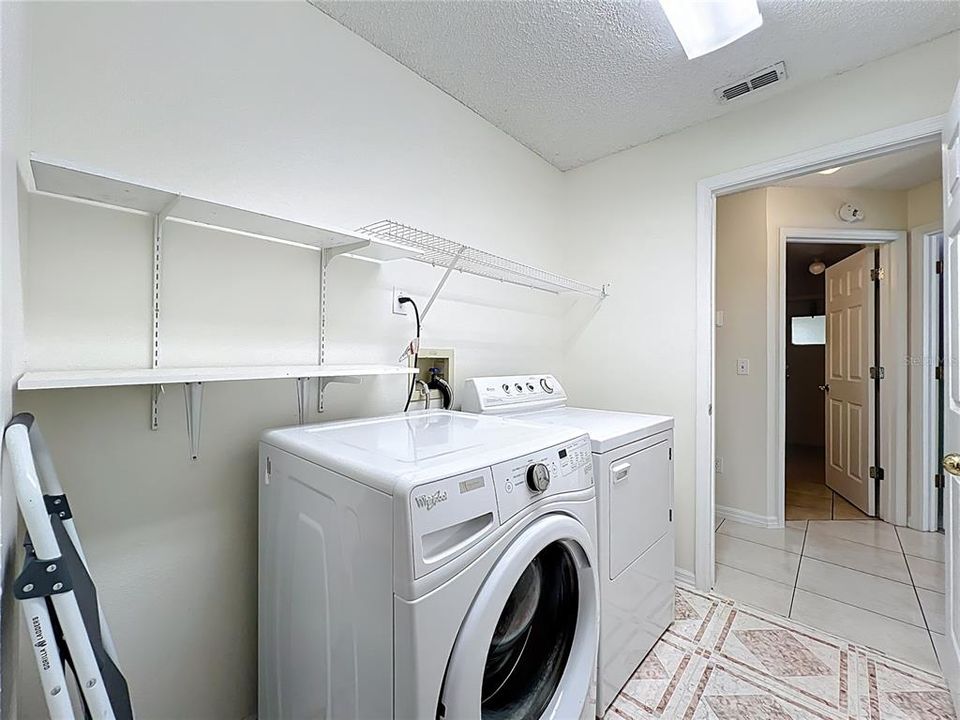 For Sale: $449,900 (3 beds, 2 baths, 1941 Square Feet)