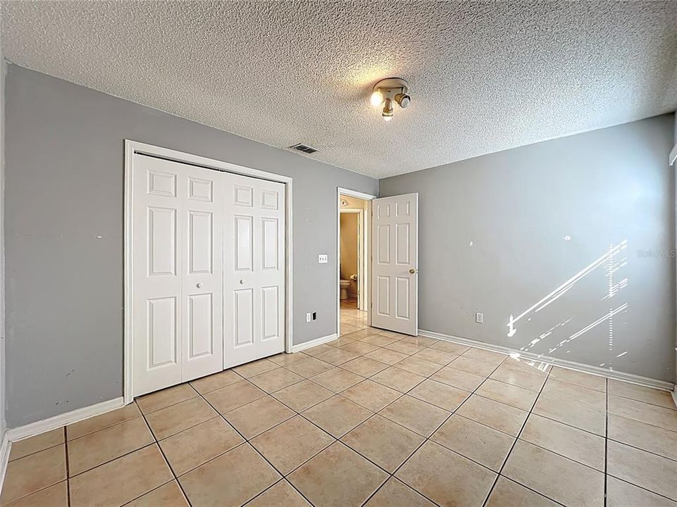 For Sale: $449,900 (3 beds, 2 baths, 1941 Square Feet)