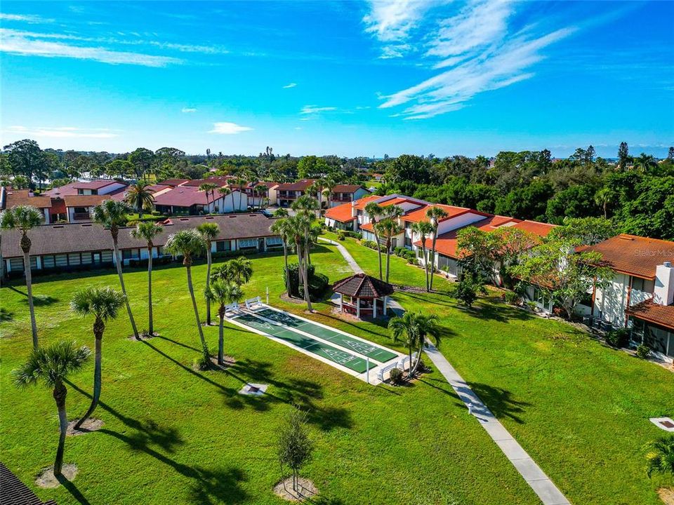 На продажу: $349,000 (2 спален, 2 ванн, 1429 Квадратных фут)