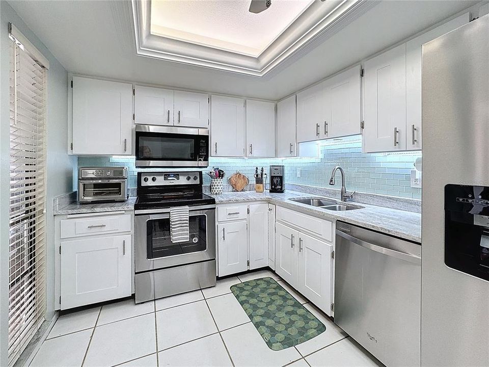 For Sale: $349,000 (2 beds, 2 baths, 1429 Square Feet)