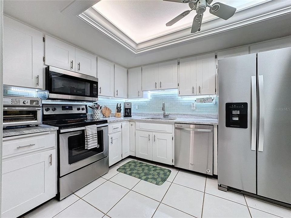 For Sale: $349,000 (2 beds, 2 baths, 1429 Square Feet)