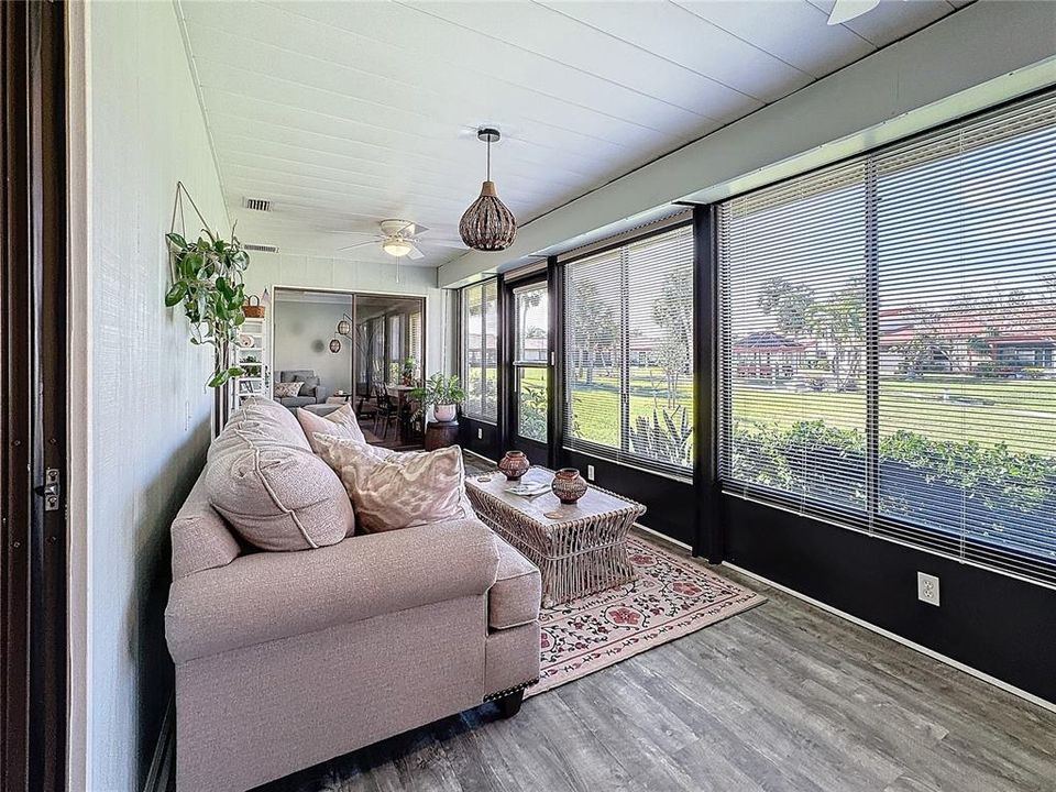 For Sale: $349,000 (2 beds, 2 baths, 1429 Square Feet)