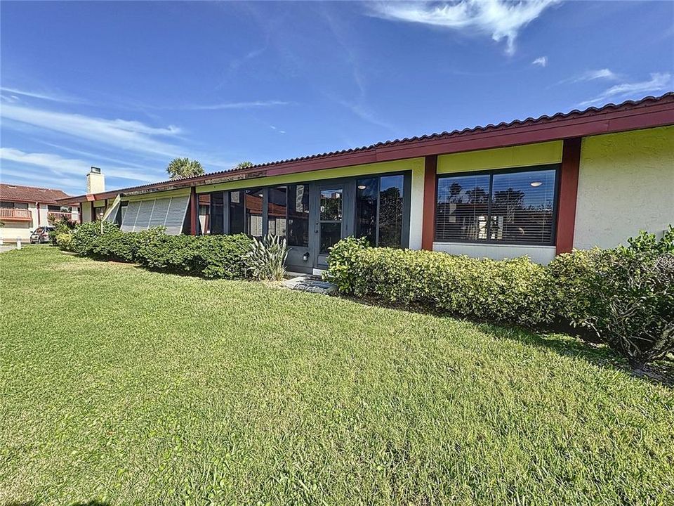 For Sale: $349,000 (2 beds, 2 baths, 1429 Square Feet)