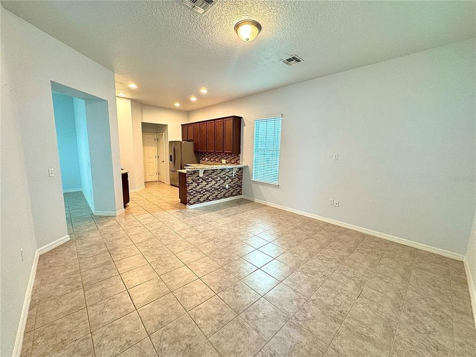 待售: $549,000 (4 贝兹, 2 浴室, 2126 平方英尺)