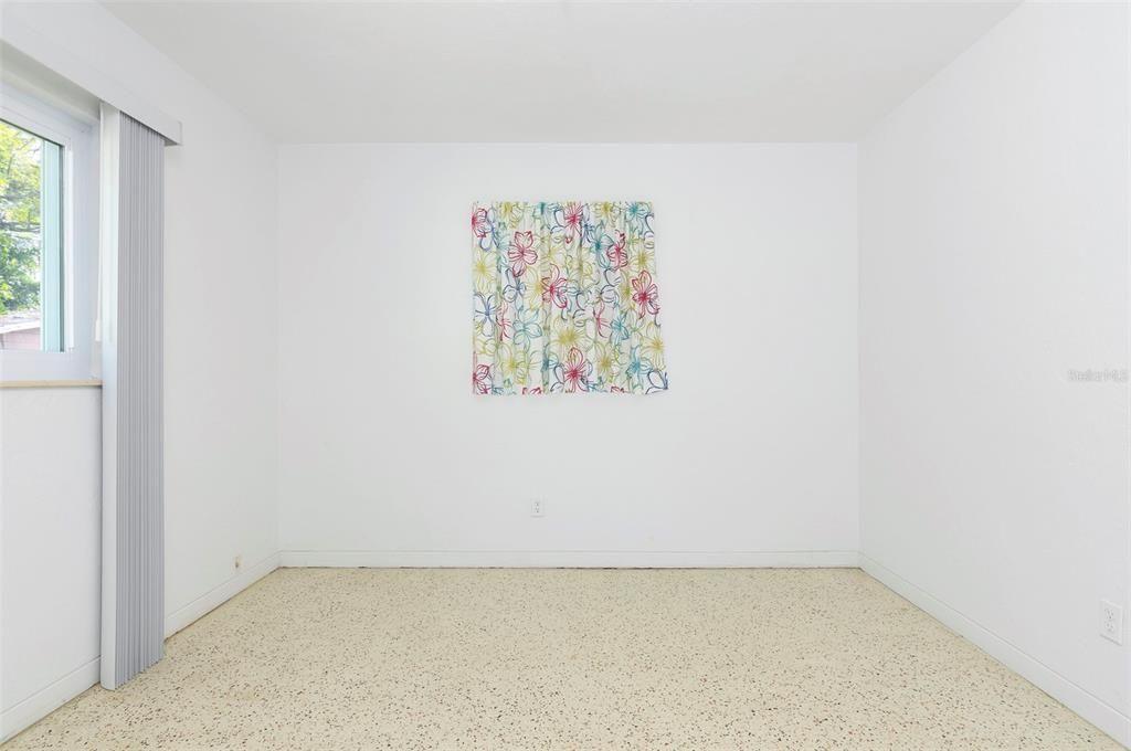 待售: $333,000 (2 贝兹, 2 浴室, 1056 平方英尺)