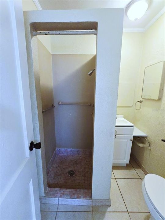 For Rent: $950 (1 beds, 1 baths, 720 Square Feet)