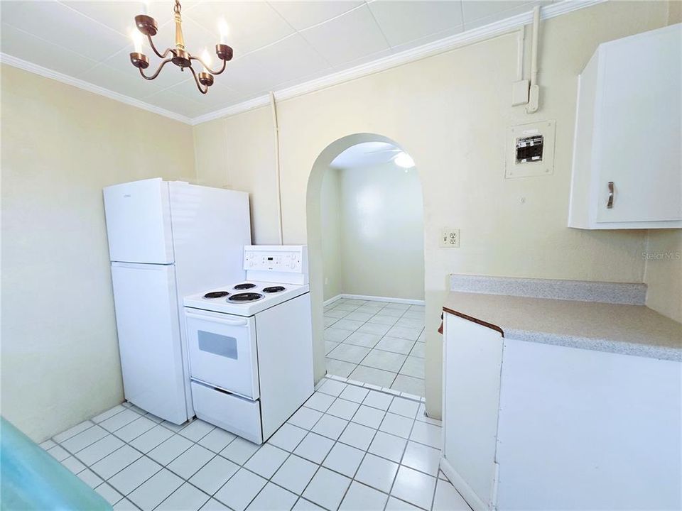 For Rent: $950 (1 beds, 1 baths, 720 Square Feet)