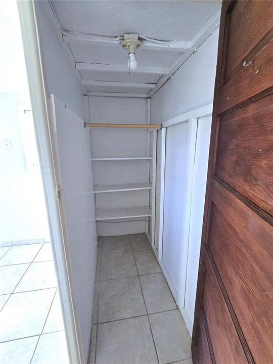 For Rent: $825 (1 beds, 1 baths, 384 Square Feet)