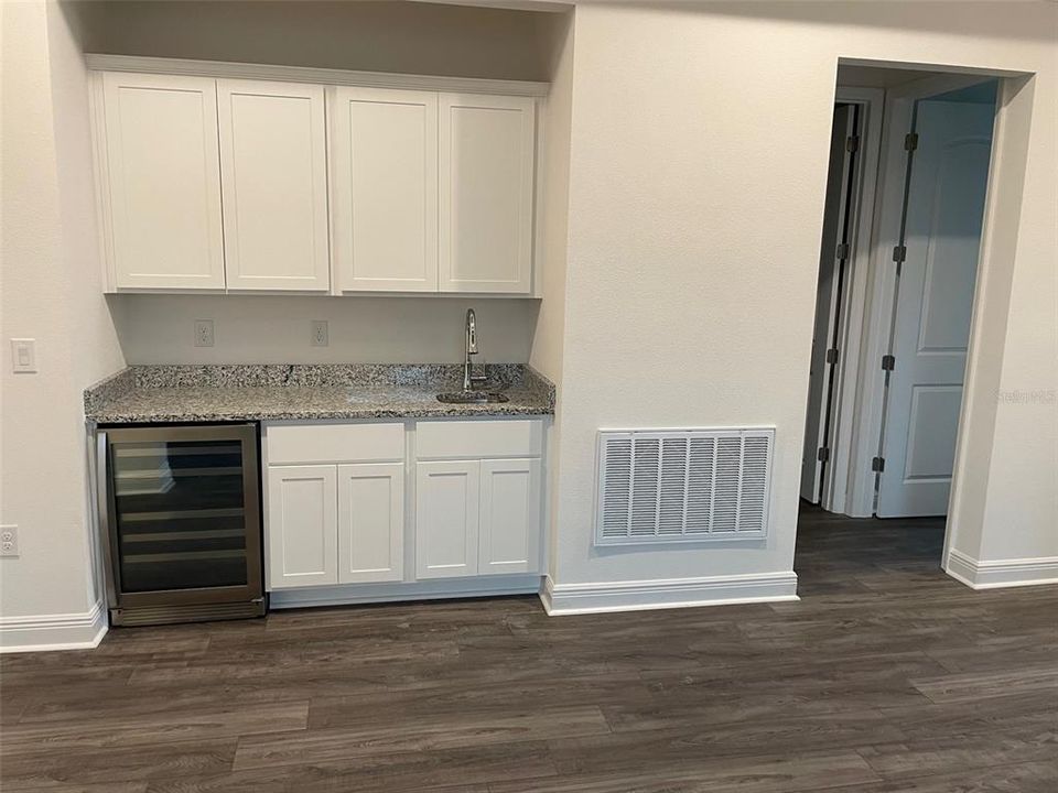 For Rent: $3,675 (4 beds, 3 baths, 3282 Square Feet)