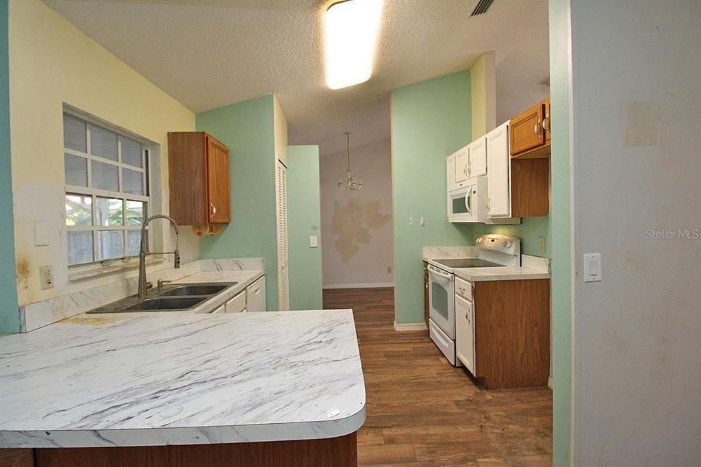 待售: $225,000 (3 贝兹, 2 浴室, 1343 平方英尺)