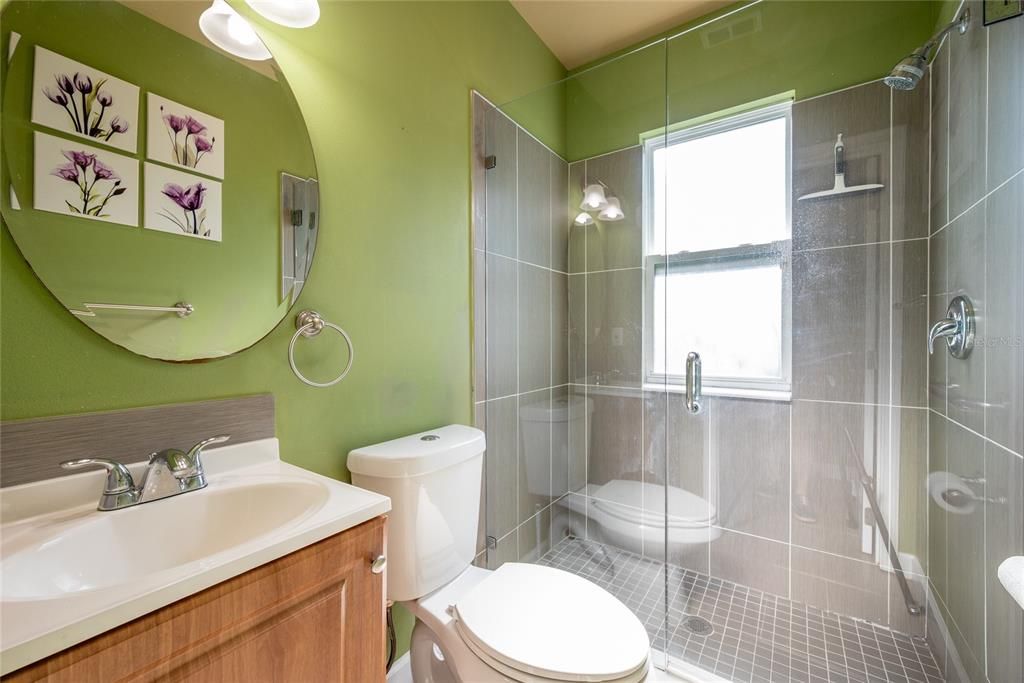 待售: $349,999 (2 贝兹, 2 浴室, 1124 平方英尺)