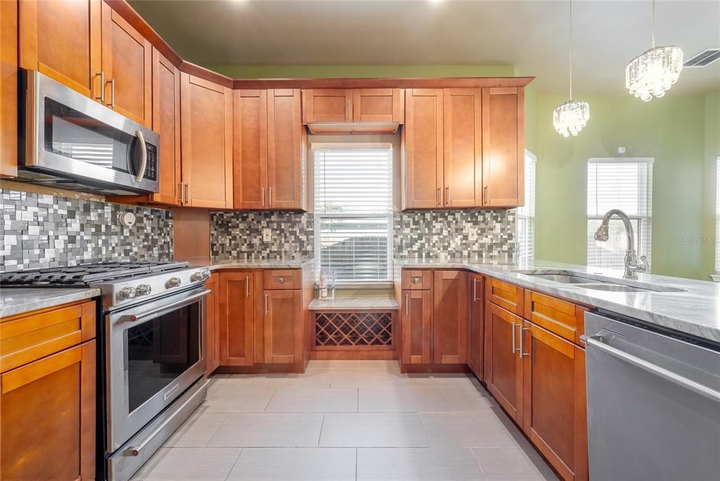 待售: $349,999 (2 贝兹, 2 浴室, 1124 平方英尺)