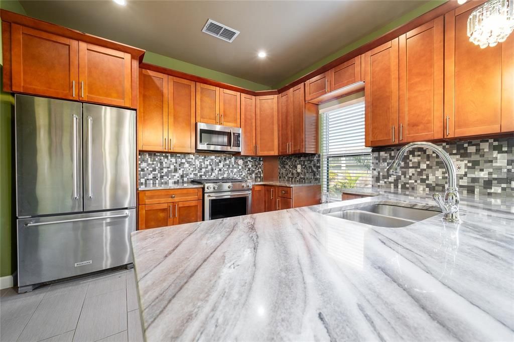 待售: $349,999 (2 贝兹, 2 浴室, 1124 平方英尺)