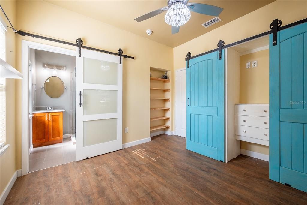 待售: $349,999 (2 贝兹, 2 浴室, 1124 平方英尺)