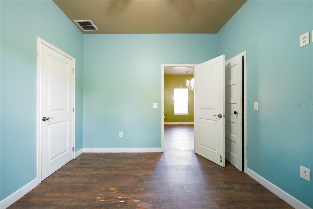 待售: $349,999 (2 贝兹, 2 浴室, 1124 平方英尺)