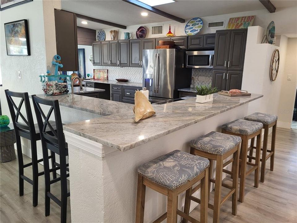 待售: $1,250,000 (4 贝兹, 3 浴室, 2554 平方英尺)