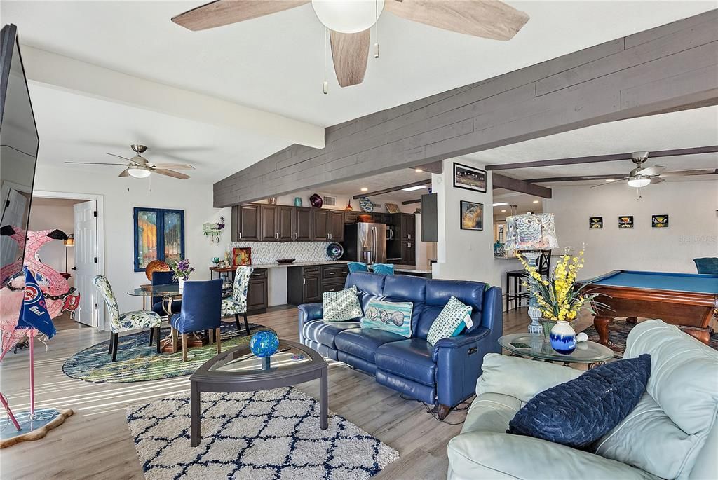 待售: $1,250,000 (4 贝兹, 3 浴室, 2554 平方英尺)