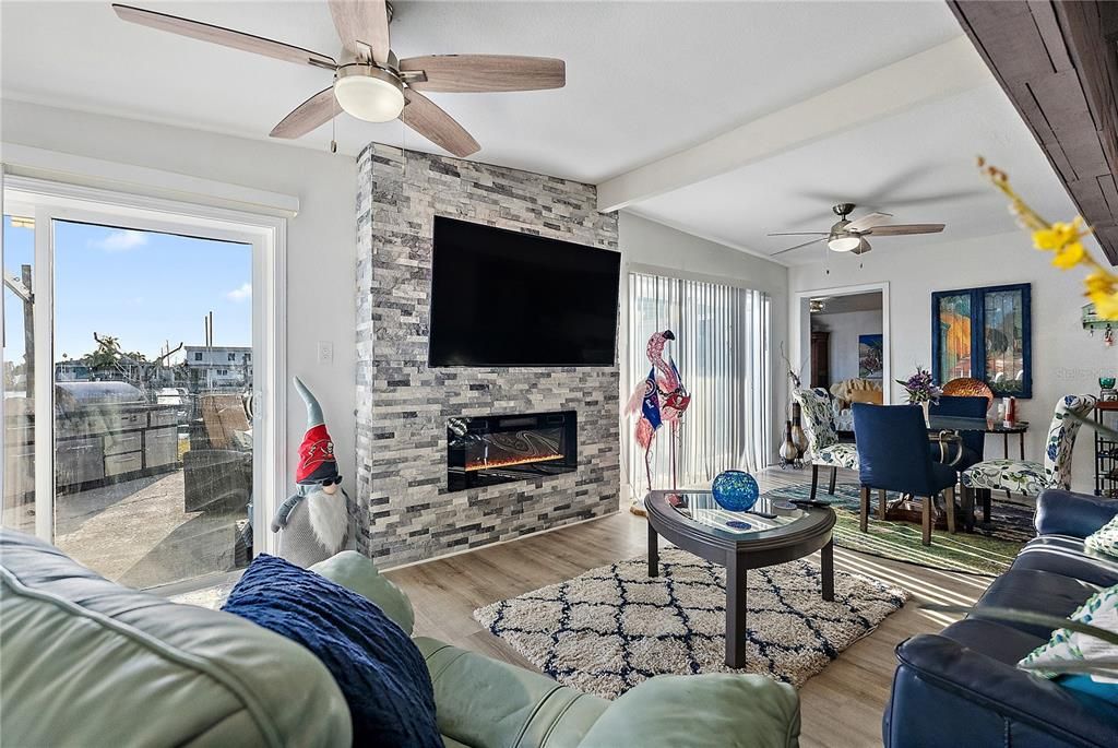 待售: $1,250,000 (4 贝兹, 3 浴室, 2554 平方英尺)