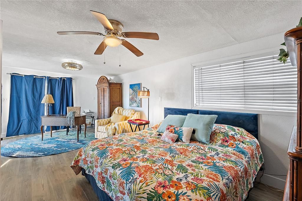 待售: $1,250,000 (4 贝兹, 3 浴室, 2554 平方英尺)