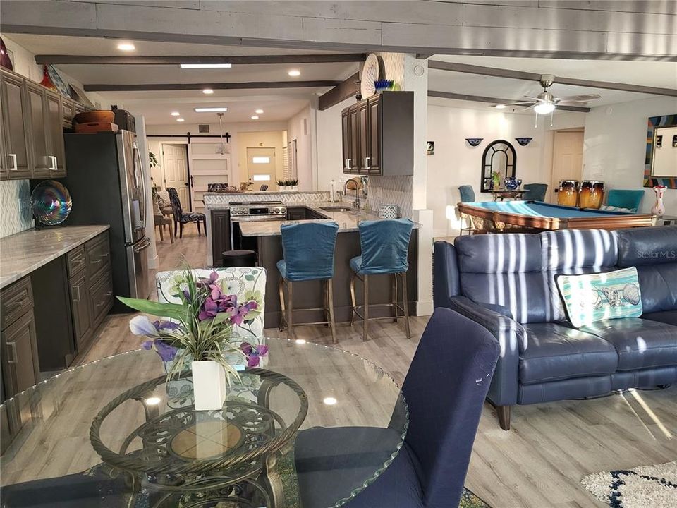 待售: $1,250,000 (4 贝兹, 3 浴室, 2554 平方英尺)