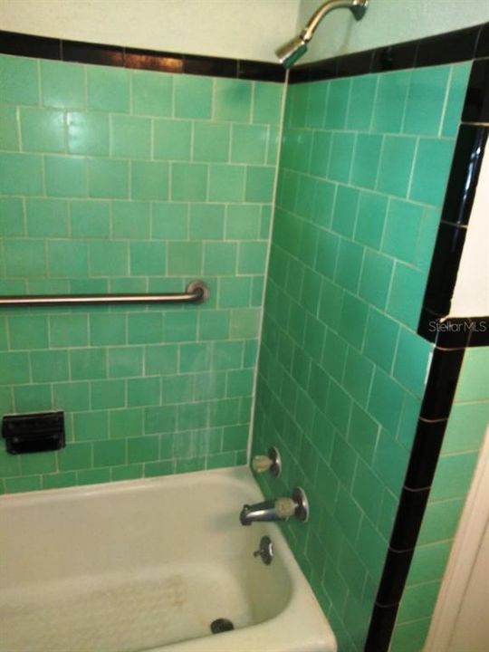 For Rent: $2,550 (2 beds, 2 baths, 1096 Square Feet)