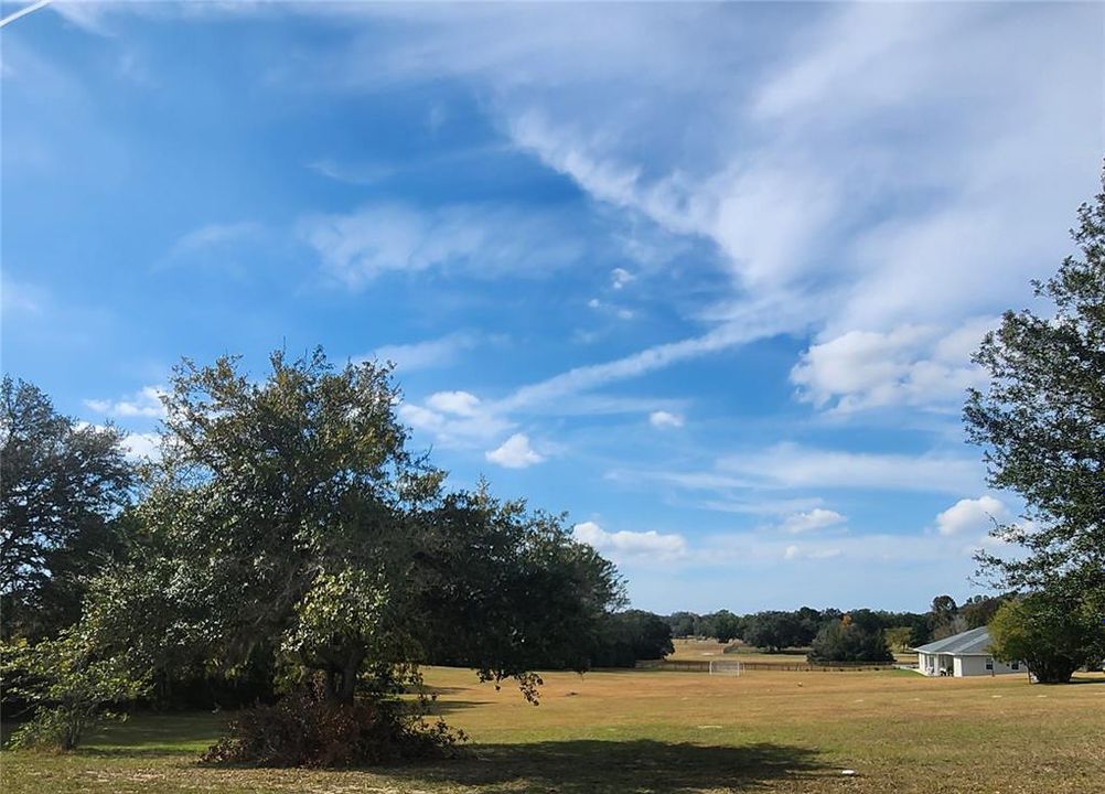 En Venta: $55,000 (1.01 acres)