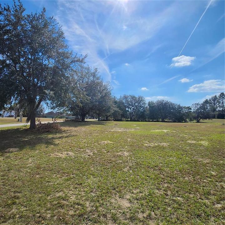 En Venta: $55,000 (1.01 acres)