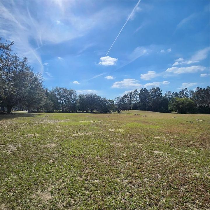 En Venta: $55,000 (1.01 acres)