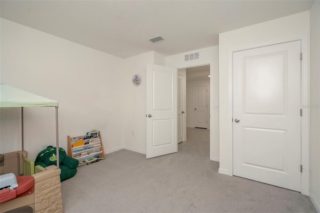 На продажу: $374,000 (4 спален, 2 ванн, 1846 Квадратных фут)