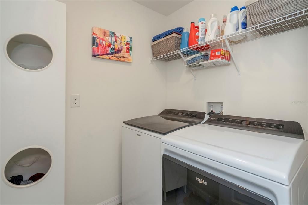 На продажу: $374,000 (4 спален, 2 ванн, 1846 Квадратных фут)